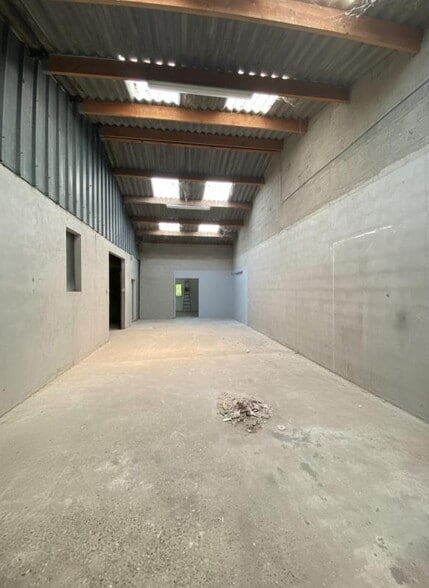 Industriel/Logistique dans Saint-Aubin-sur-Gaillon à vendre - Photo intérieure – Image 2 sur 19