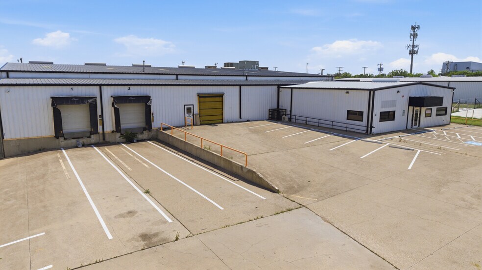 1120 Commercial Blvd N, Arlington, TX à vendre - Photo de l’immeuble – Image 3 sur 20