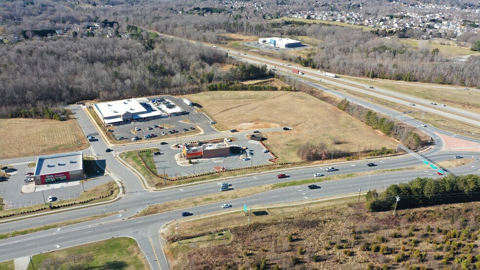 1449 Glenn Center Dr, Kernersville, NC à vendre - Photo de l’immeuble – Image 3 sur 7