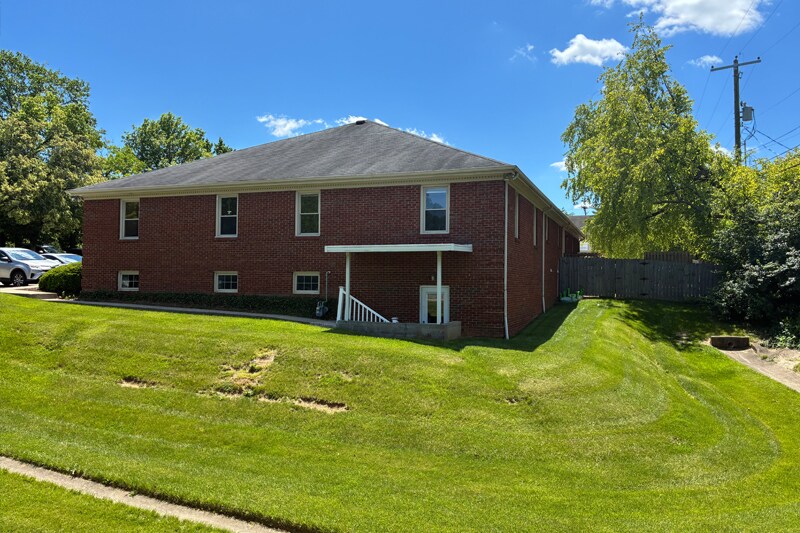 112 Dennis Dr, Lexington, KY à vendre - Photo de l’immeuble – Image 2 sur 3