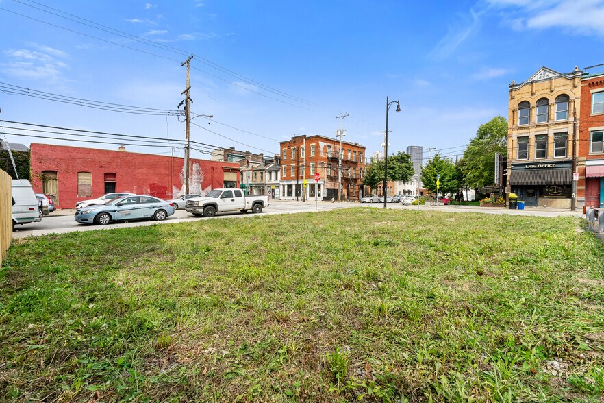 1100 E Carson St, Pittsburgh, PA à vendre - Photo de l’immeuble – Image 3 sur 9