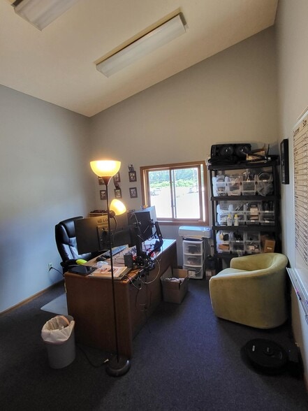 97 Hanna Pky, Coventry Township, OH à vendre - Photo intérieure – Image 3 sur 6