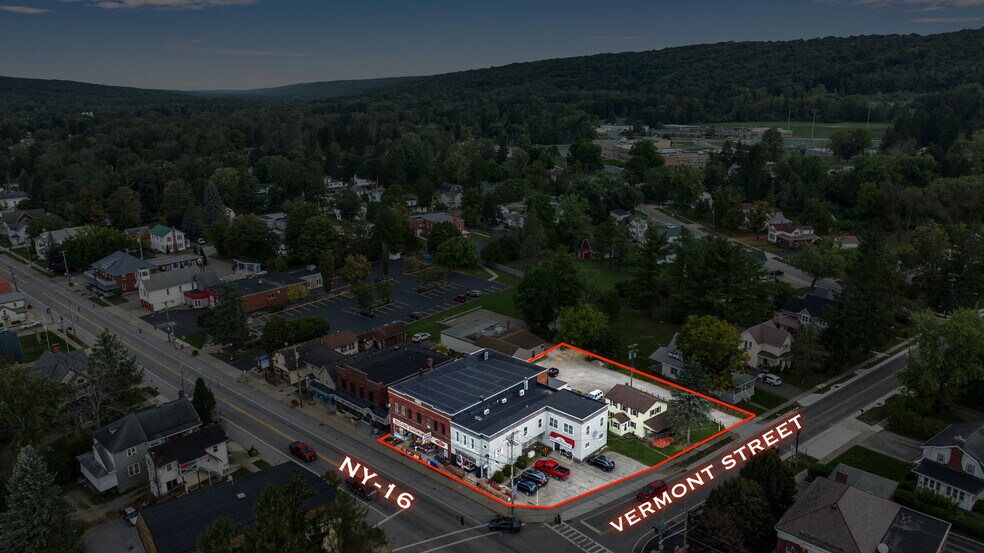 9 N Main St, Holland, NY à vendre - Photo de l’immeuble – Image 3 sur 57