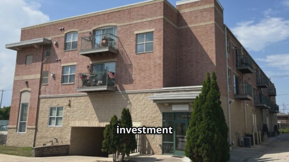 920 Marquette Ave, South Milwaukee, WI à vendre - Vidéo sur l’annonce professionnelle – Image 2 sur 7