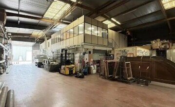 Local d’activités dans Vénissieux à louer Photo intérieure– Image 2 sur 10