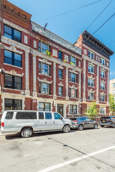 1081 Teller Ave, Bronx, NY à vendre - Photo de l’immeuble – Image 2 sur 11