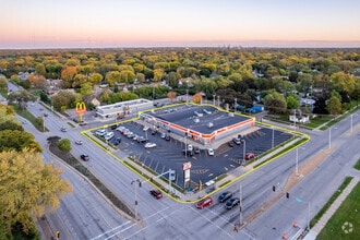 5821-5835 W Silver Spring Dr, Milwaukee, WI - VUE AÉRIENNE  vue de carte - Image1