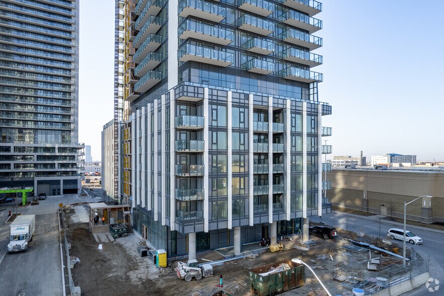 27 Korda Gate, Vaughan, ON à louer - Photo de l’immeuble – Image 2 sur 2