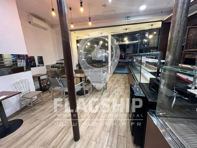 Plus de détails pour Local commercial à louer