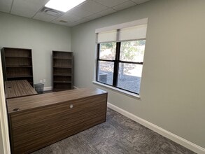 8780 Perimeter Park Ct, Jacksonville, FL à louer Photo intérieure– Image 2 sur 2