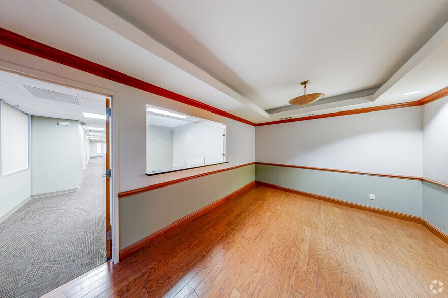 3333 New Hyde Park Rd, New Hyde Park, NY à louer - Numérisation 3D Matterport – Image 3 sur 16