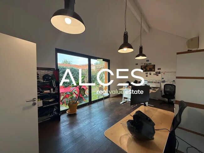 Plus de détails pour Bureau à louer