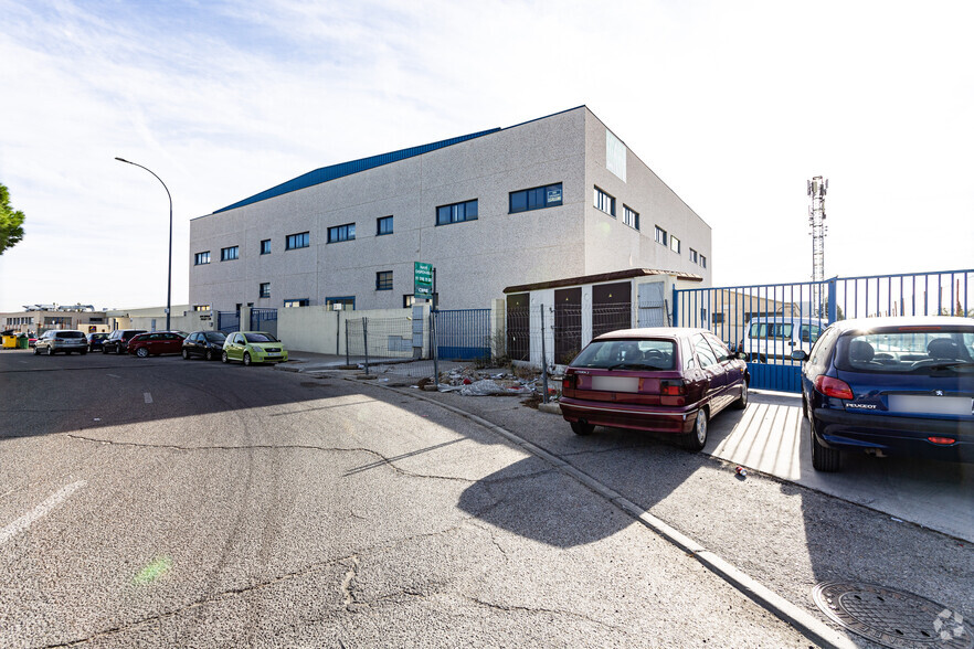 Industriel/Logistique dans Móstoles, Madrid à vendre - Photo de l’immeuble – Image 2 sur 8
