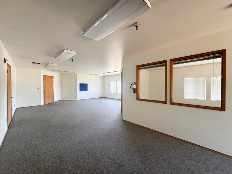 7330 NE Bothell Way, Kenmore, WA à louer - Photo de l’immeuble – Image 3 sur 8