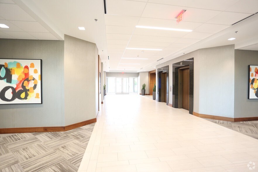 10900 Nuckols Rd, Glen Allen, VA à louer - Hall d’entrée – Image 2 sur 13