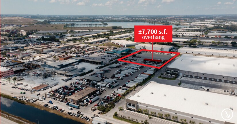 11500 NW 118th Way, Medley, FL à louer - Photo de l’immeuble – Image 3 sur 3