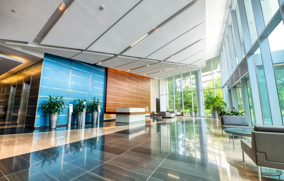 2445 Technology Forest Blvd, The Woodlands, TX à louer - Photo intérieure – Image 3 sur 9