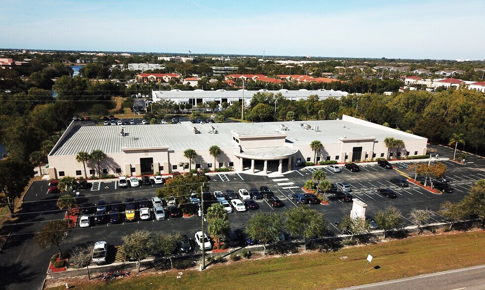 4150 Ford Street Ext, Fort Myers, FL à louer - Photo principale – Image 1 sur 4