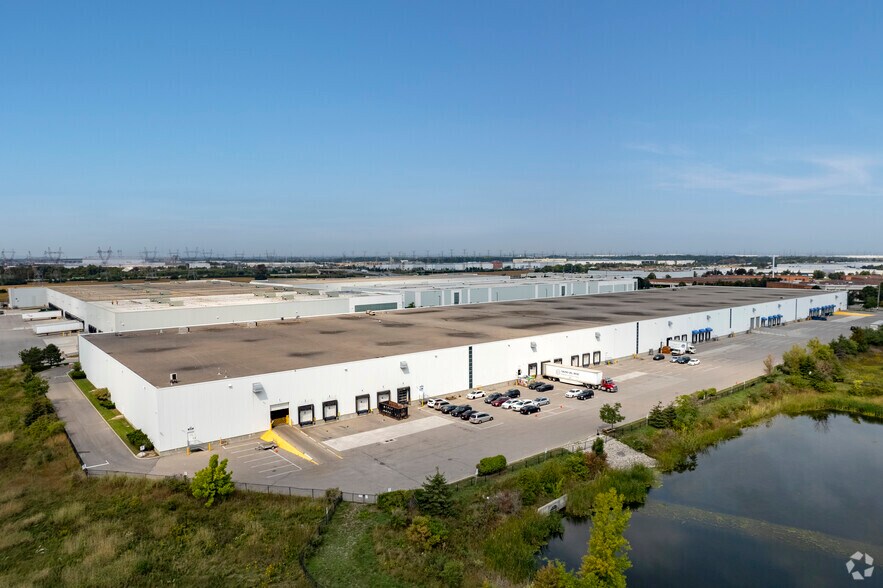 7900 Goreway Dr, Brampton, ON à louer - Photo de l’immeuble – Image 3 sur 3