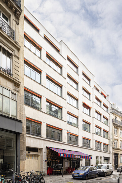 32-34 Rue des Jeuneurs, Paris à louer - Photo de l’immeuble – Image 2 sur 3