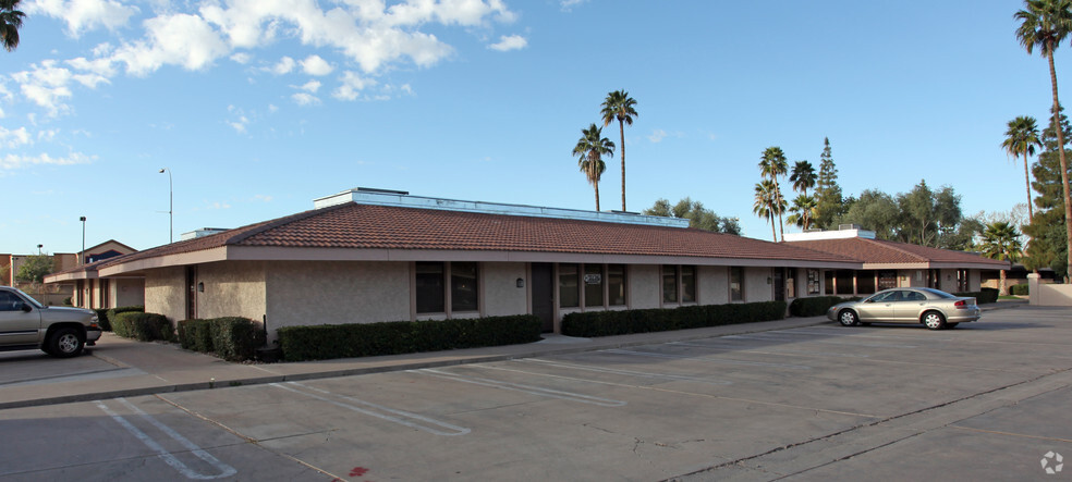 700 E Baseline Rd, Tempe, AZ à louer - Photo de l’immeuble – Image 3 sur 8