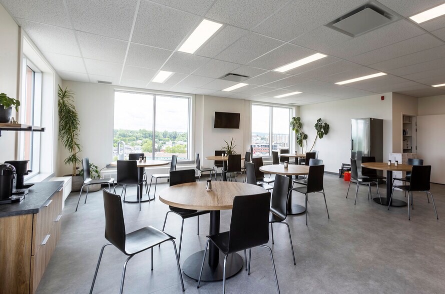320 Rue Saint-Germain E, Rimouski, QC à louer - Photo intérieure – Image 2 sur 5