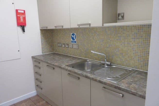 1 Brooklands Rd, Weybridge à louer Photo intérieure– Image 1 sur 4