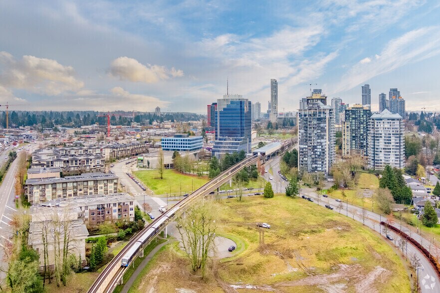 13401 108th Ave, Surrey, BC à louer - Photo de l’immeuble – Image 2 sur 5