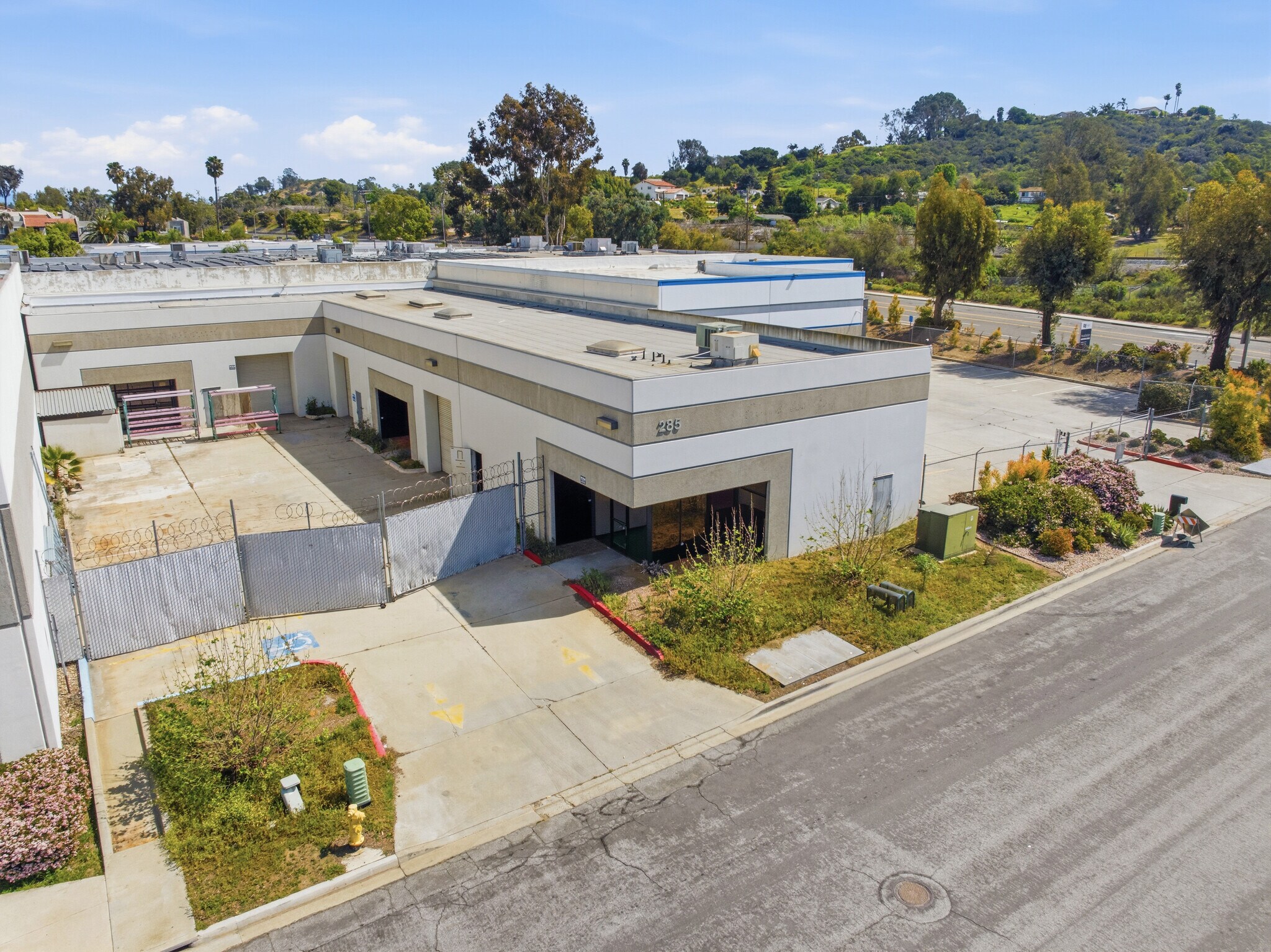 285 Venture St, San Marcos, CA à vendre Photo principale– Image 1 sur 12