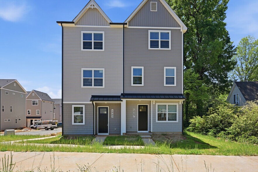 6112 Tuckaseegee Rd, Charlotte, NC à vendre - Photo principale – Image 1 sur 4