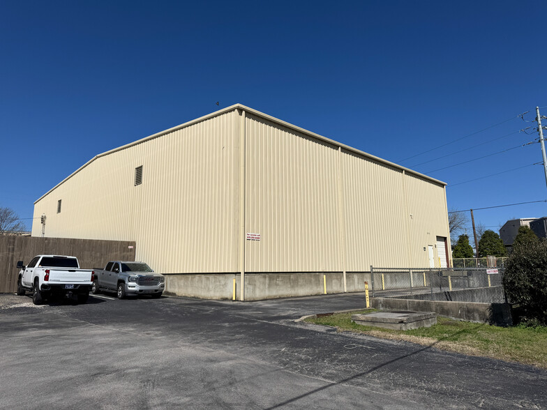 2701 Landers Ave, Nashville, TN à louer - Photo de l’immeuble – Image 1 sur 4
