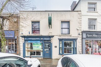 Plus de détails pour 42 High St, Royal Wootton Bassett - Local commercial à louer