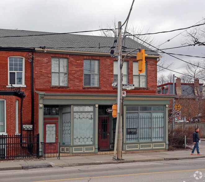 240 Gerrard St E, Toronto, ON à louer - Photo de l’immeuble – Image 2 sur 3