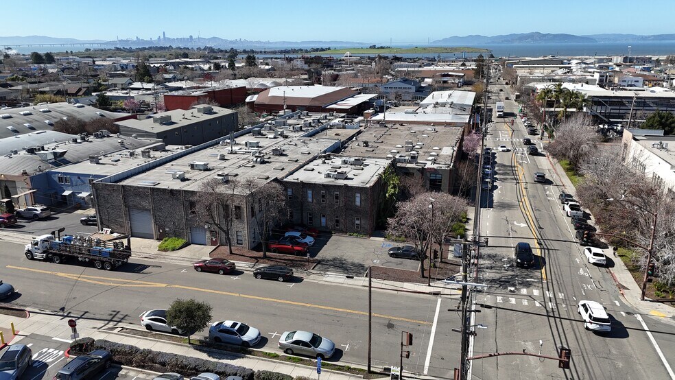 950 Gilman St, Berkeley, CA à louer - Photo de l’immeuble – Image 2 sur 12