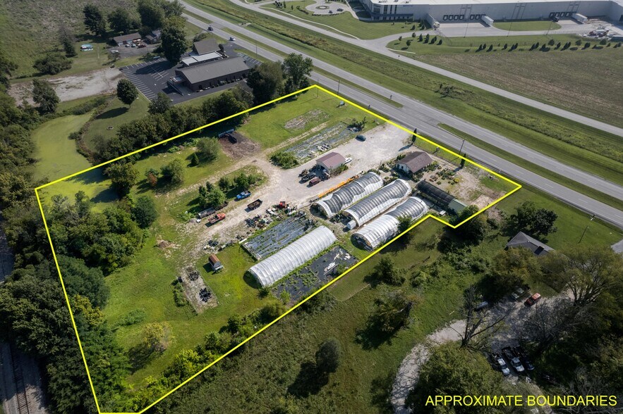 8911 Highway 62, Charlestown, IN à vendre - Photo de l’immeuble – Image 3 sur 22