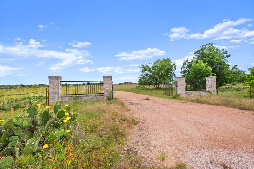 3125 County Road 212, Bertram, TX à vendre - Photo de l’immeuble – Image 3 sur 48