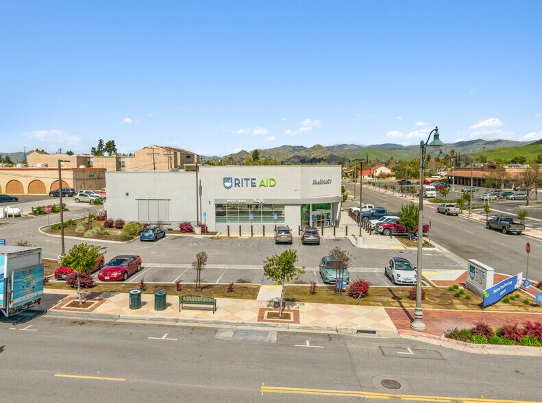 160 E Antelope Ave, Woodlake, CA à vendre - Photo de l’immeuble – Image 2 sur 6