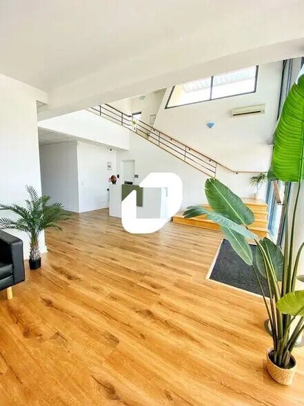 Bureau dans Bruges à louer - Photo de l’immeuble – Image 2 sur 7