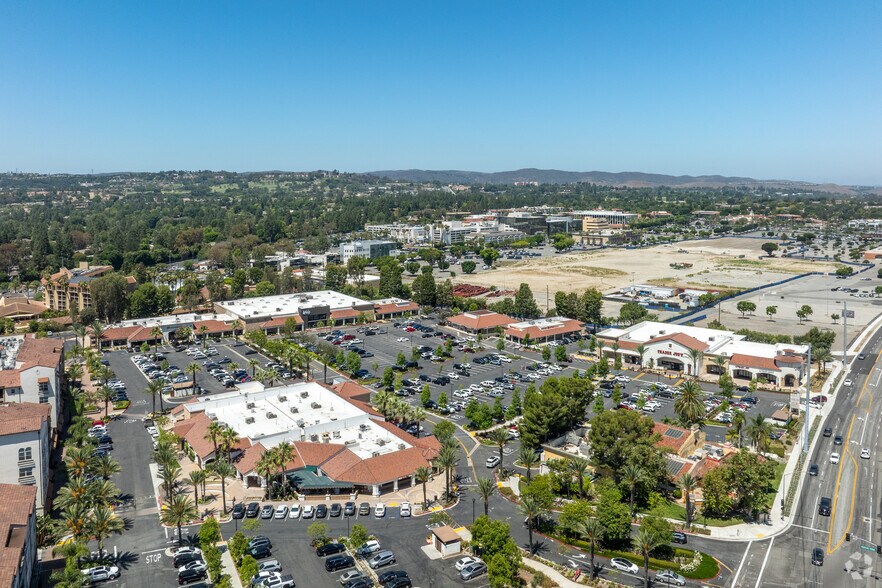 24231-24391 Avenida De La Carlota, Laguna Hills, CA à louer - Aérien – Image 2 sur 10