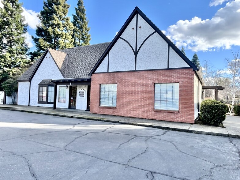 8035 Madison Ave, Citrus Heights, CA à louer - Photo de l’immeuble – Image 2 sur 20