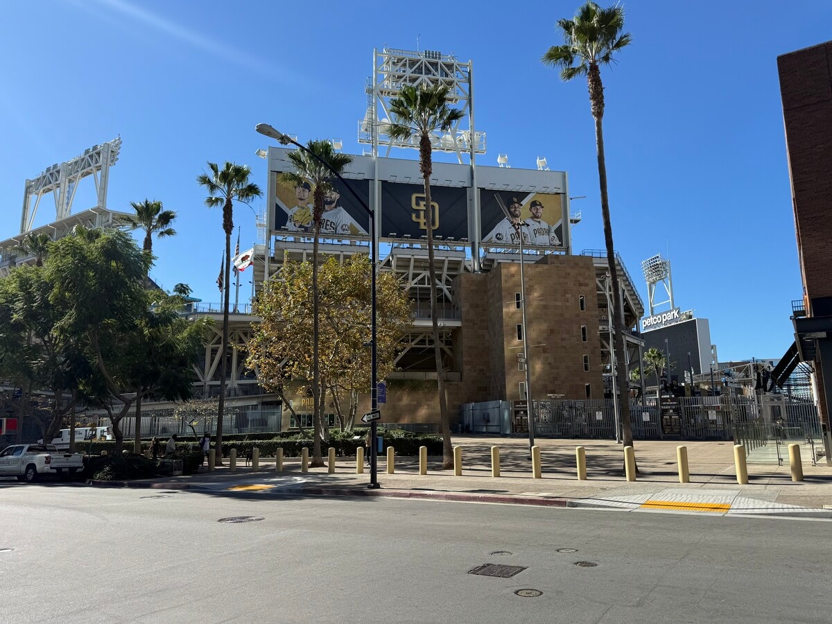 302-390 11th Ave, San Diego, CA 92101 - Lot 302 11th - - Photo intérieure - Image 1 of 13