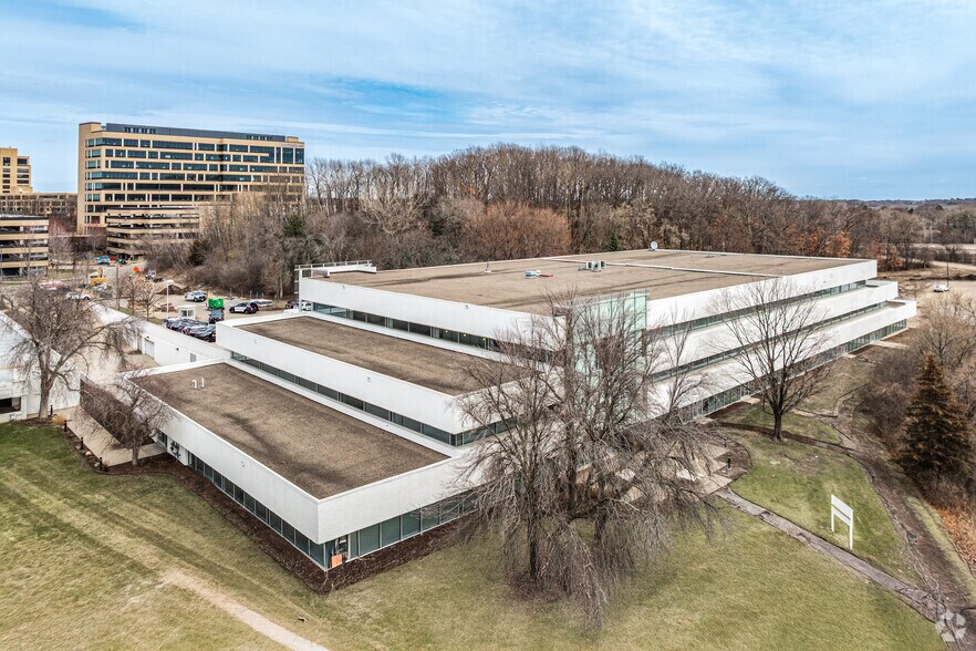 9705 Data Park Dr, Minnetonka, MN à vendre - Photo de l’immeuble – Image 2 sur 4