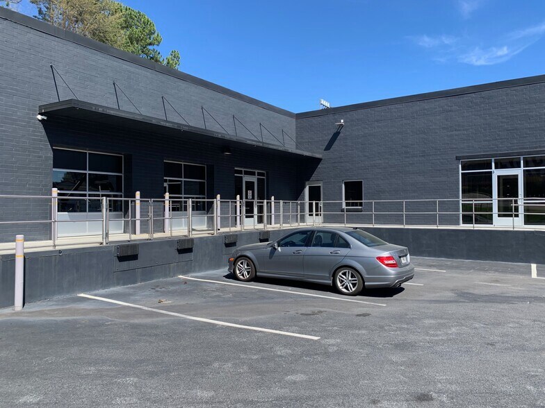 1311 Collier Rd NW, Atlanta, GA à louer - Photo de l’immeuble – Image 2 sur 11