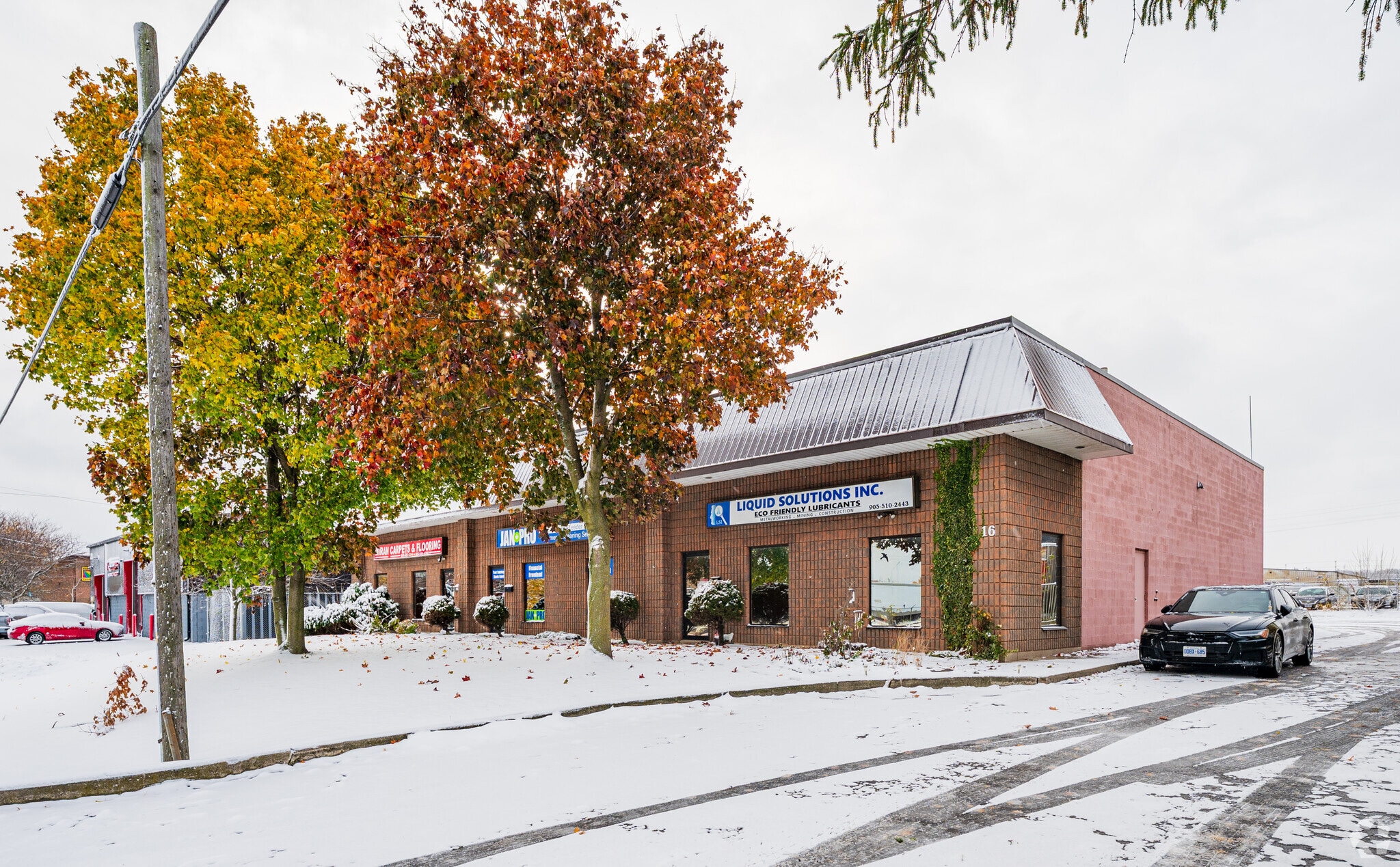 16 Community Ave, Hamilton, ON à louer Photo principale– Image 1 sur 3