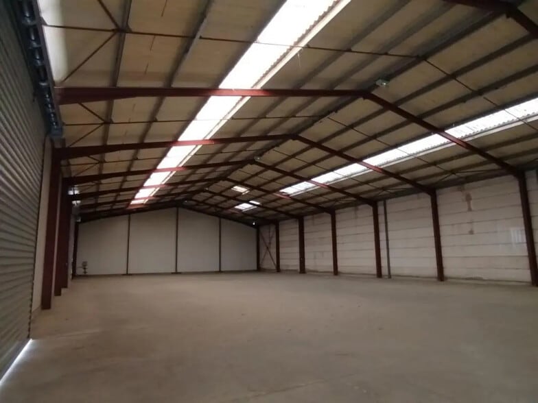 Local d'activités dans Colomiers à vendre - Photo de l’immeuble – Image 2 sur 7