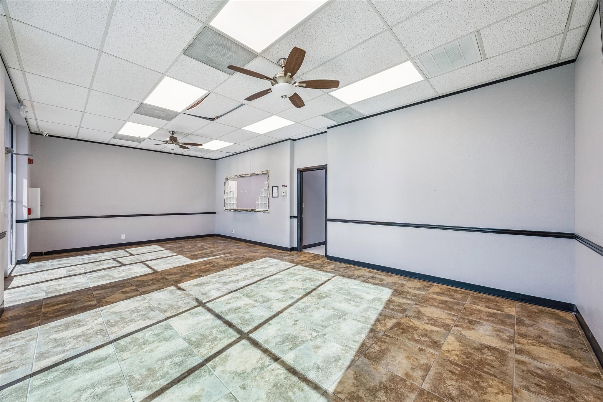 1001-1023 S Broadway St, La Porte, TX à louer Photo intérieure– Image 1 sur 14