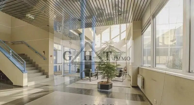 Bureau dans Les Ulis à louer Hall d’entrée– Image 1 sur 3