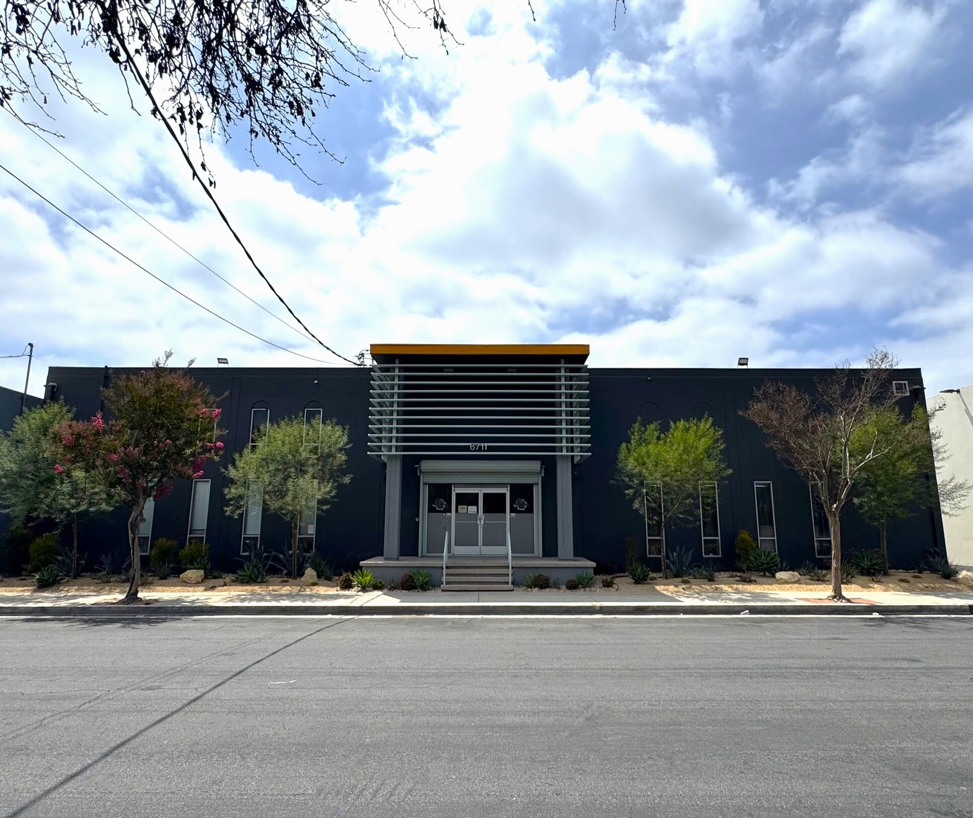 6711 Odessa Ave, Van Nuys, CA à louer Photo intérieure– Image 1 sur 8