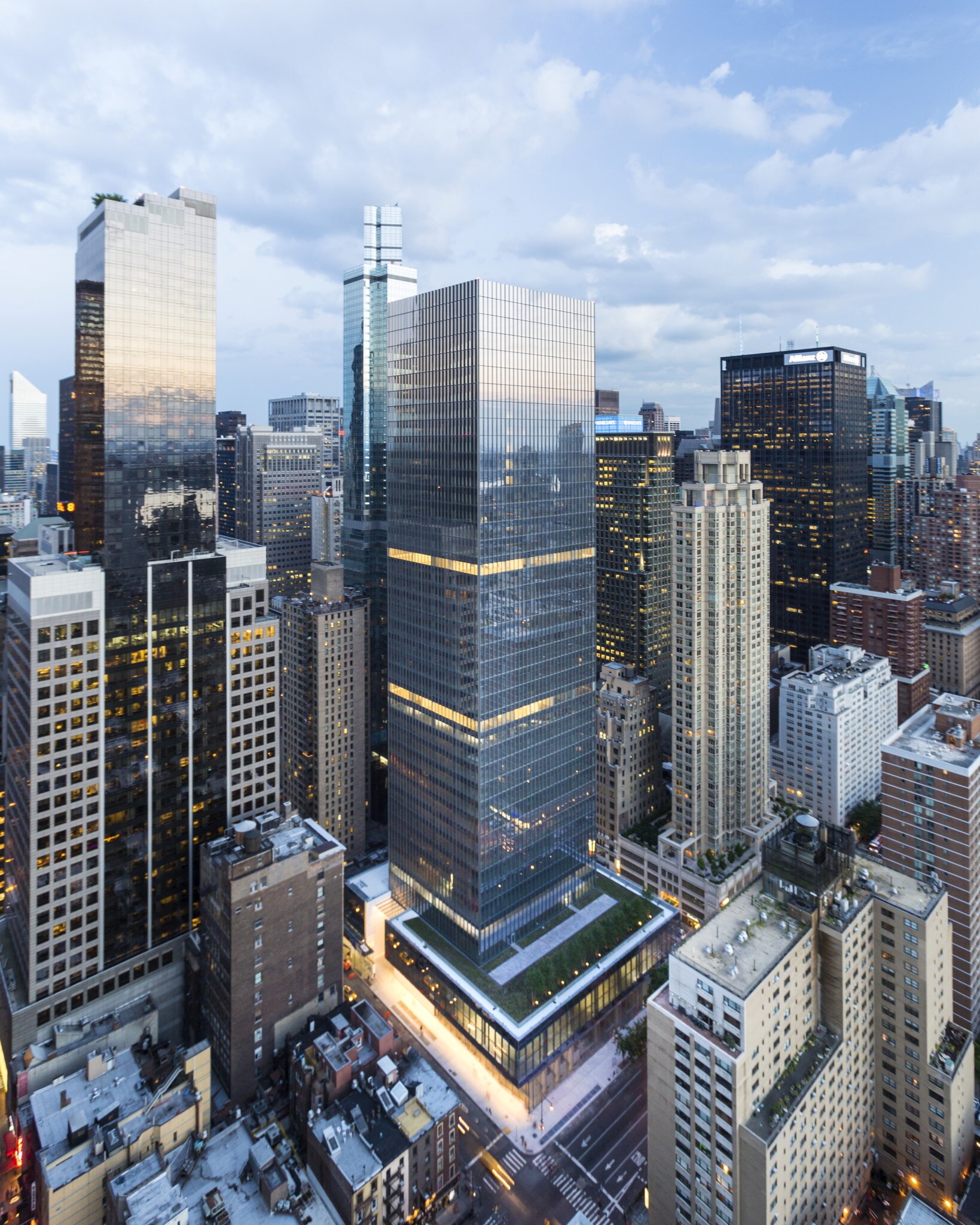 250 W 55th St, New York, NY à louer Photo de l’immeuble– Image 1 sur 17