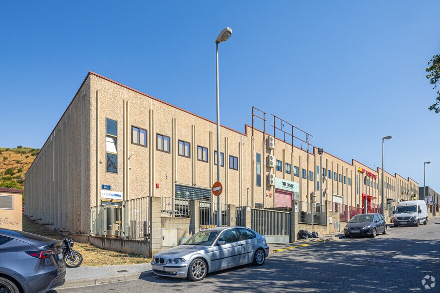 Industriel/Logistique dans Badalona, Barcelona à louer - Photo principale – Image 1 sur 4